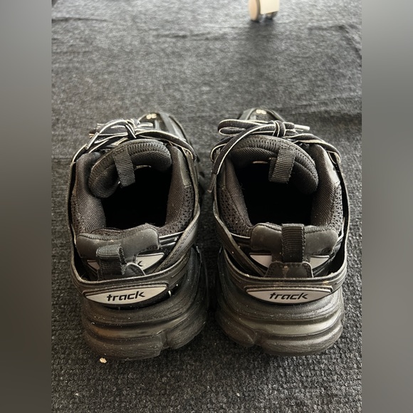 Balenciaga all black track sneaker size6 in very good condition - Picture 9 of 12
